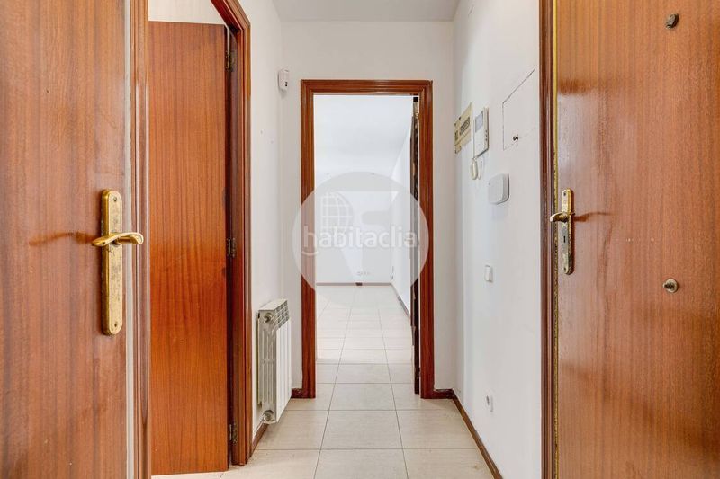 Foto edc64ffa-8c71-49a2-be3f-e5242d2f4d9c. Piso  en venta en calle aurora, en Raval Barcelona