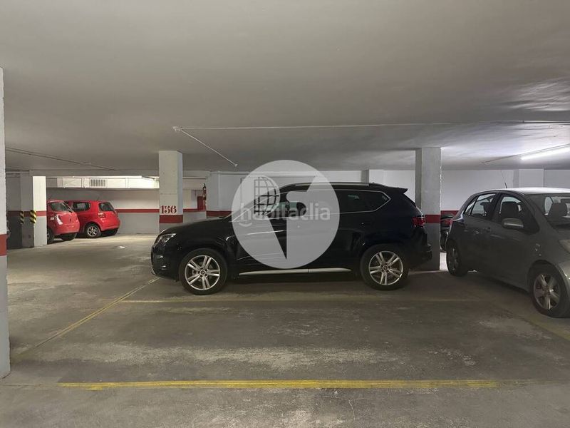 Foto 2233eae6-4086-45b5-a46c-f00089bf7445. Pis amb calefacció aparcament a Sants Barcelona