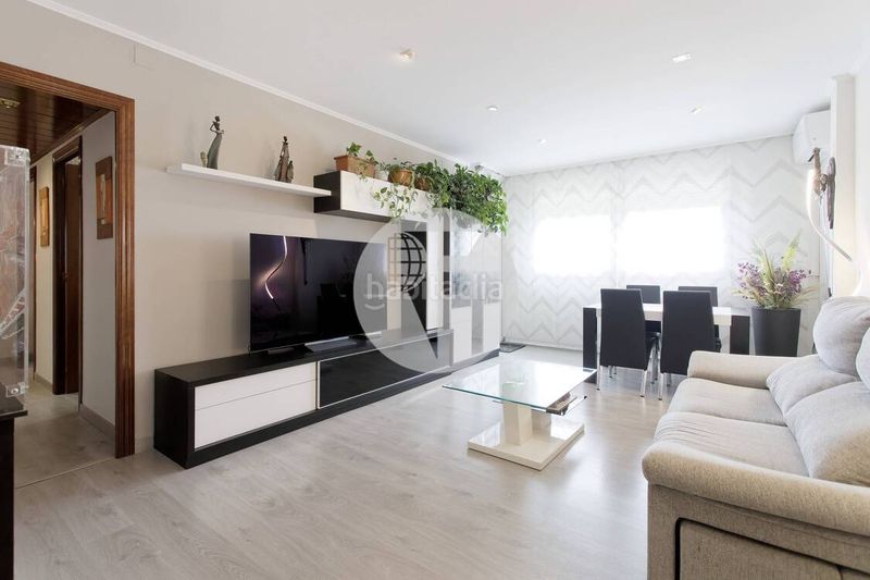 Foto 36a03c2a-0522-42bd-a0c5-f5b6e76d7c46. Pis amb calefacció aparcament a Sants Barcelona