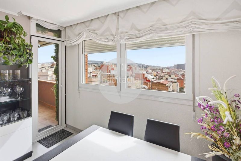 Foto 4566de2b-8554-453e-a001-0972f93d66a0. Pis amb calefacció aparcament a Sants Barcelona