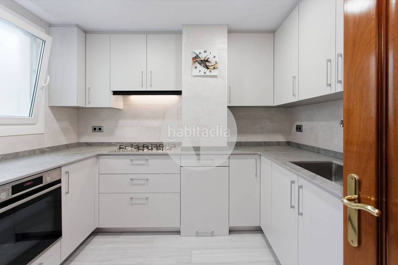 Foto 4f1de052-ec6d-4311-8059-1ecfdacc6044. Pis amb calefacció aparcament a Sants Barcelona