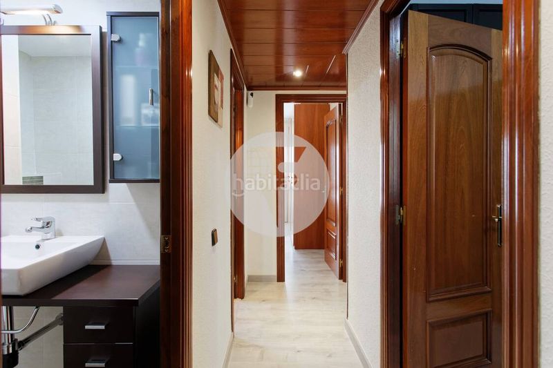 Foto 817eebef-2ca4-405c-9953-17fcc2699018. Pis amb calefacció aparcament a Sants Barcelona