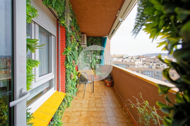 Foto a3624c6e-f5ef-4737-bf30-15ab4864b8d1. Pis amb calefacció aparcament a Sants Barcelona