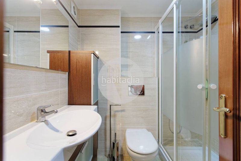 Foto abe39be7-e071-4a5d-8704-8e0157d2fb12. Pis amb calefacció aparcament a Sants Barcelona