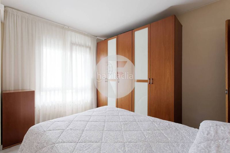 Foto bc63d092-92e1-48d9-a0f2-e1449705ad2f. Pis amb calefacció aparcament a Sants Barcelona