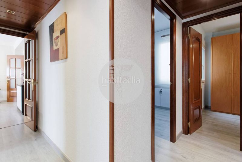 Foto e9d4eed3-e925-4d44-837d-007490ff6667. Pis amb calefacció aparcament a Sants Barcelona