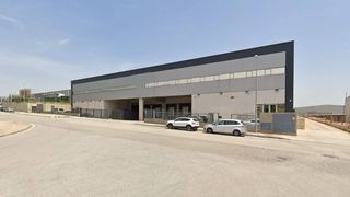Miete Fabrikhalle in Sant Esteve Sesrovires. Nave logística aislada ubicada en el polígono industrial can est