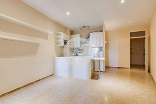 Etagenwohnung in La Nova Esquerra de l´Eixample. Encantador apartamento en la calle còrsega, en la nova esquerra