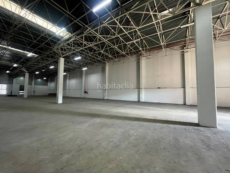 Foto d8f3f10b-a37f-40b7-be77-69540d15db0e. Location bâtiment à usage industriel dans Sant Celoni