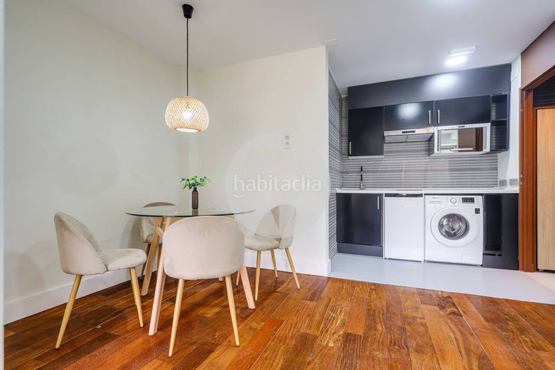 Foto 0d93ded3-815a-4fae-9a56-06e4974f54a8. Duplex avec chauffage parking dans Guindalera Madrid
