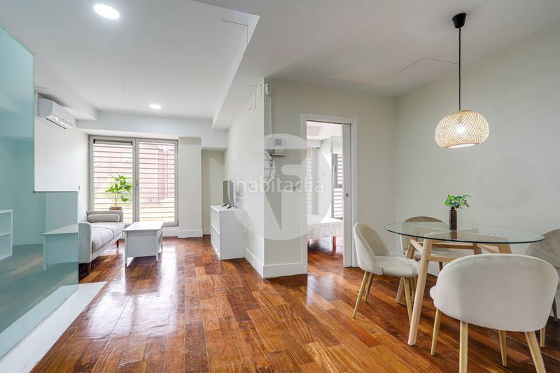 Foto dc235ab6-413c-4832-a91a-0c8b2bb6f5e7. Duplex avec chauffage parking dans Guindalera Madrid
