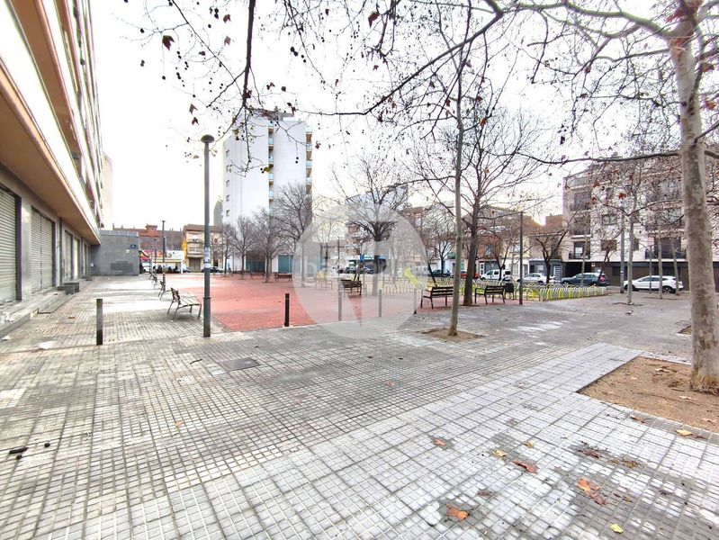 Foto 9659e478-ff40-4487-826e-93af7a78bc47. Aparcament cotxe a La Cogullada Terrassa