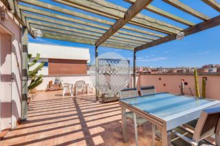 Dúplex a Diagonal-Colomeres. Piso con balcón y terraza en bóbiles