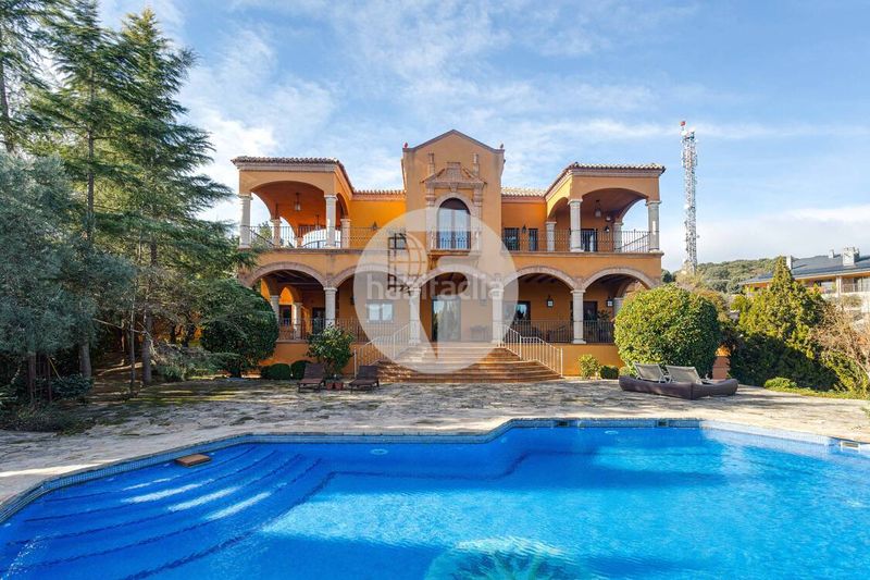 Foto 5d456eb1-9c7c-4dde-9c3a-41287b5fbb6a. Casa amb calefacció aparcament piscina a Molino de la Hoz Rozas de Madrid (Las)