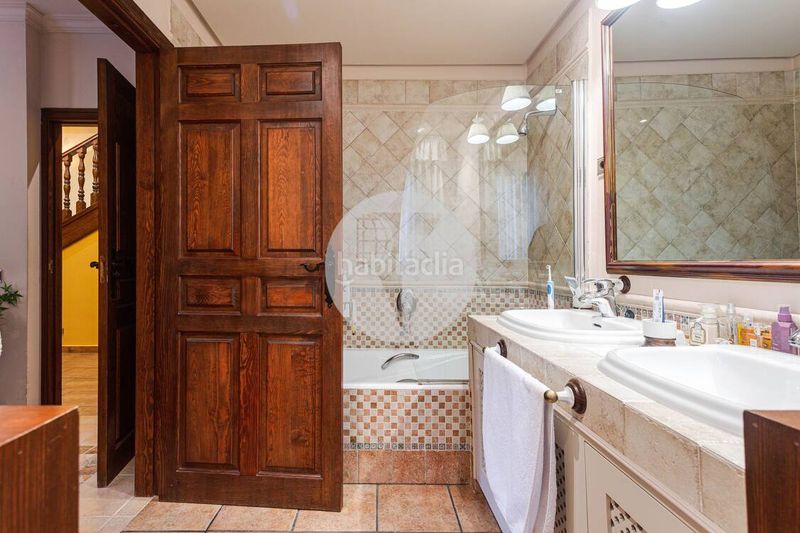 Foto ab3a58ec-1cfd-49a1-ada0-ad3b2aa1d200. Casa amb calefacció aparcament piscina a Molino de la Hoz Rozas de Madrid (Las)