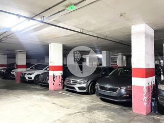 Aparcament cotxe a Plaça Catalunya - Escola Industrial
