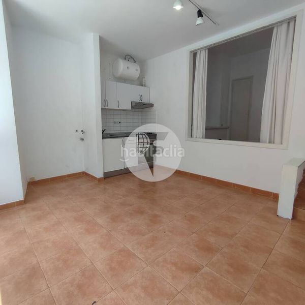 Foto 7c67cad3-796f-422a-a694-688808511a9f. Loft a Porta Barcelona