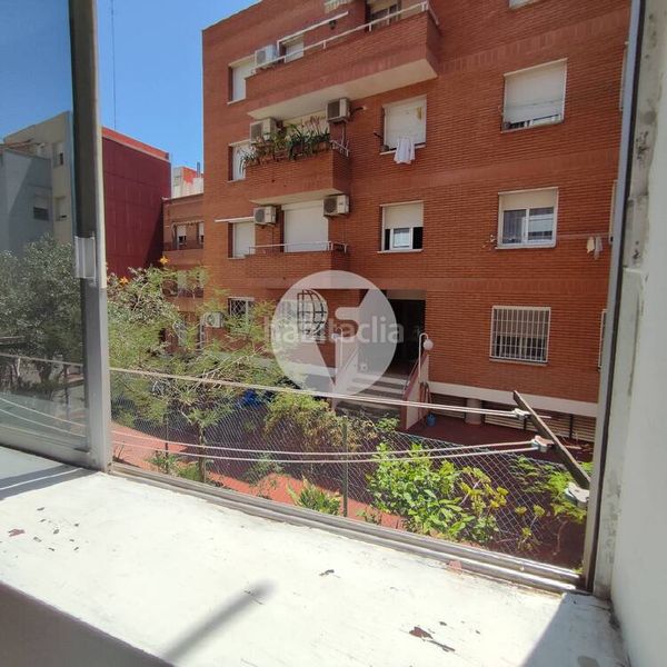 Foto 99e4c6aa-5e37-4fff-a6a0-a5d840a1fb21. Loft a Porta Barcelona