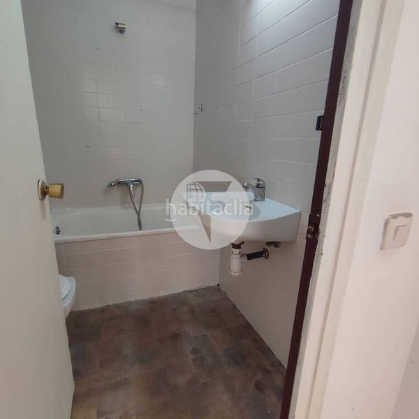 Foto c9e1f155-b5c5-4256-9e07-9f48db577790. Loft a Porta Barcelona