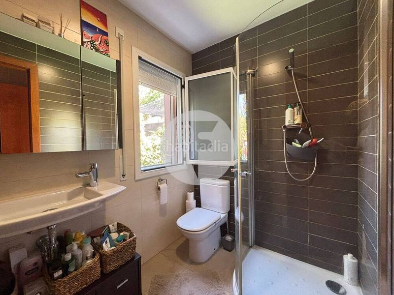 Foto 099f86e9-7e57-4033-b7f6-c69ef2250db4. Casa bifamiliare con riscaldamento parcheggio in Ametlla del Vallès (L´)