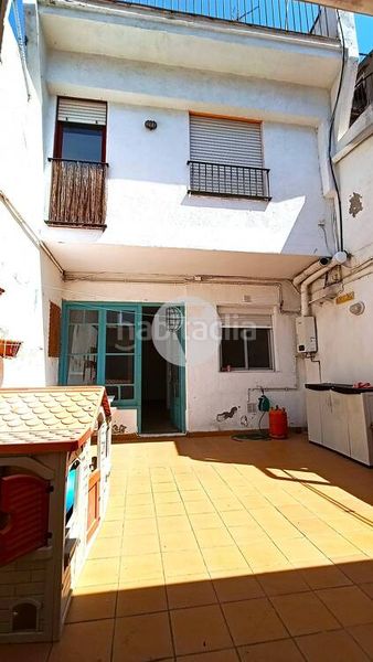 Foto 3691a812-ec6e-4890-bd7f-cbc30246f180. Casa adossada a Barri del Centre Terrassa