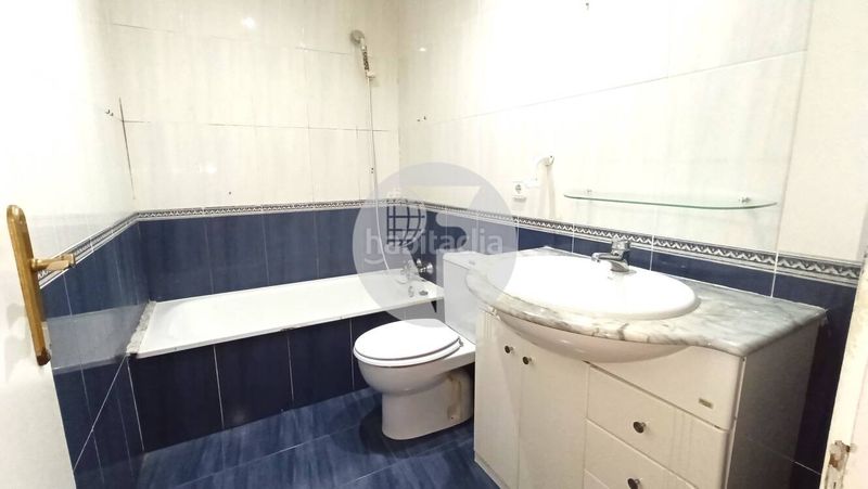 Foto 3d6cedab-260a-4c0b-9852-5d46e6b16f5b. Casa adossada a Barri del Centre Terrassa
