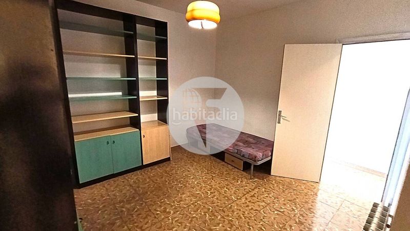 Foto 44982857-af9c-4400-8462-4e7f4fb13fc6. Casa adossada a Barri del Centre Terrassa