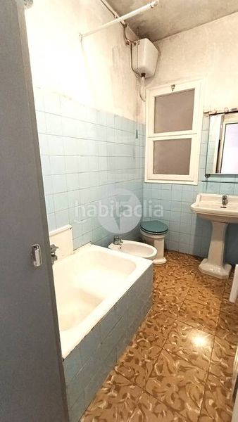 Foto 48cdd167-439f-4f37-b67d-dec1d0c9930a. Casa adossada a Barri del Centre Terrassa