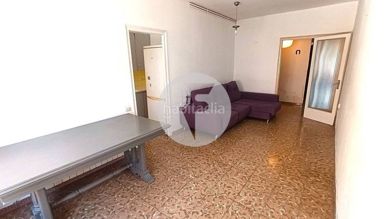 Foto b3e54d9a-c5e1-4582-8596-f88bd373267d. Casa adossada a Barri del Centre Terrassa
