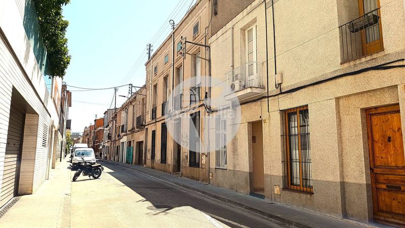 Foto c39ee560-8819-4404-842e-96cd607488b8. Casa adossada a Barri del Centre Terrassa