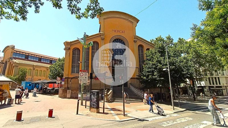 Foto dc4b30d3-1a1a-4365-a6d2-e79704cd0aff. Casa adossada a Barri del Centre Terrassa