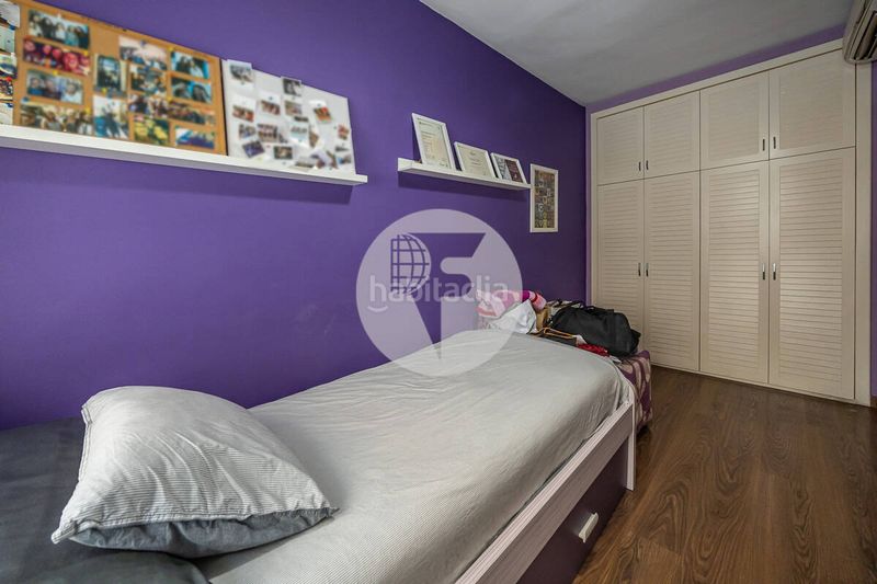 Foto a447da47-d7ce-473d-a634-15dcab9ea549. Casa aparellada amb calefacció aparcament a Centre Sabadell