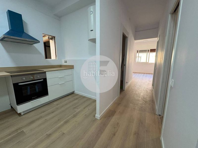 Foto 00469366-61e7-4560-8d39-87077e4c9b0a. Pis a Sants Barcelona