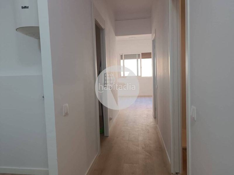 Foto 700e1f97-cd8d-479f-adab-5b4602260ade. Pis a Sants Barcelona