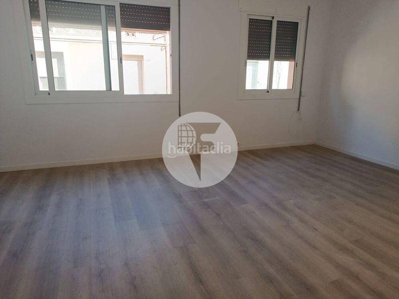 Foto 9f426b0b-35d2-4c7b-bc08-980ff36bb7fa. Pis a Sants Barcelona