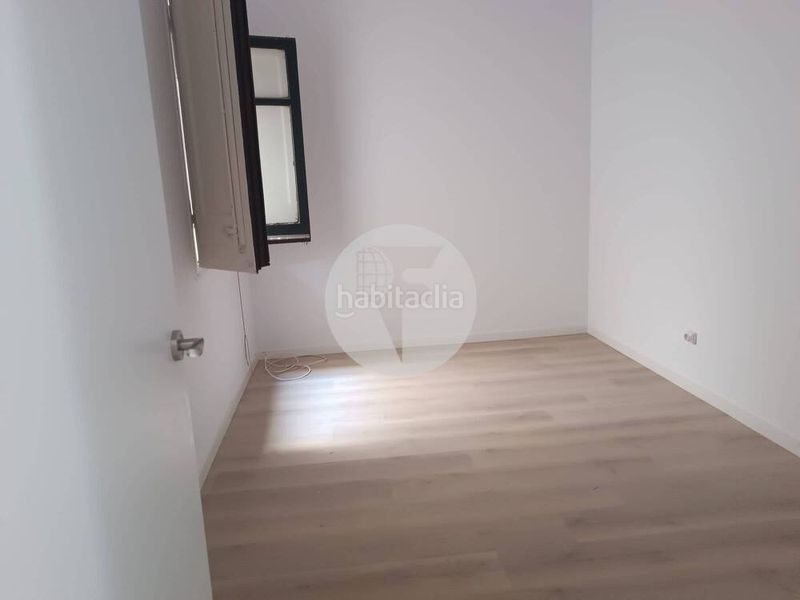 Foto f9e197e8-7a49-4bf3-9a0f-a9b150e3dbae. Pis a Sants Barcelona