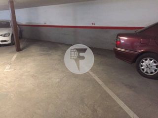 Aparcament cotxe a Creu Alta