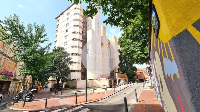 Foto b998482b-8189-42ab-b537-f80cfbadbe7a. Planta baixa amb calefacció a Barri del Centre Terrassa