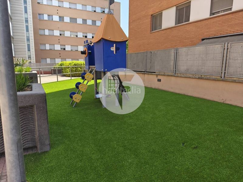 Foto 4240db77-68e1-4db5-bbaa-ed6ac241cb09. Planta baixa amb calefacció aparcament piscina a Mollet del Vallès