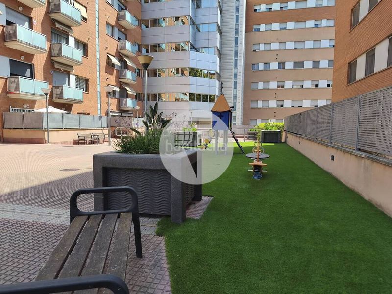 Foto 5069cb6f-c95f-4c39-aa9c-8f2bb0e624d9. Planta baixa amb calefacció aparcament piscina a Mollet del Vallès