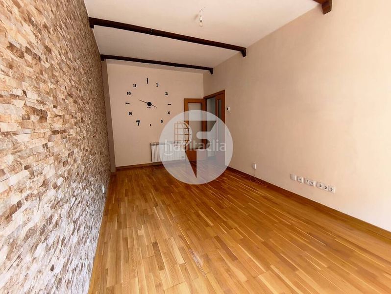 Foto c09f6b75-bfea-46a8-95be-b14c9b298e50. Planta baixa amb calefacció aparcament piscina a Mollet del Vallès