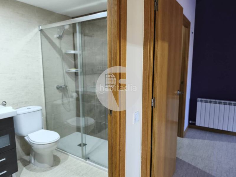 Foto fc098f8f-3849-40f2-9179-20fc31557df4. Planta baixa amb calefacció aparcament piscina a Mollet del Vallès