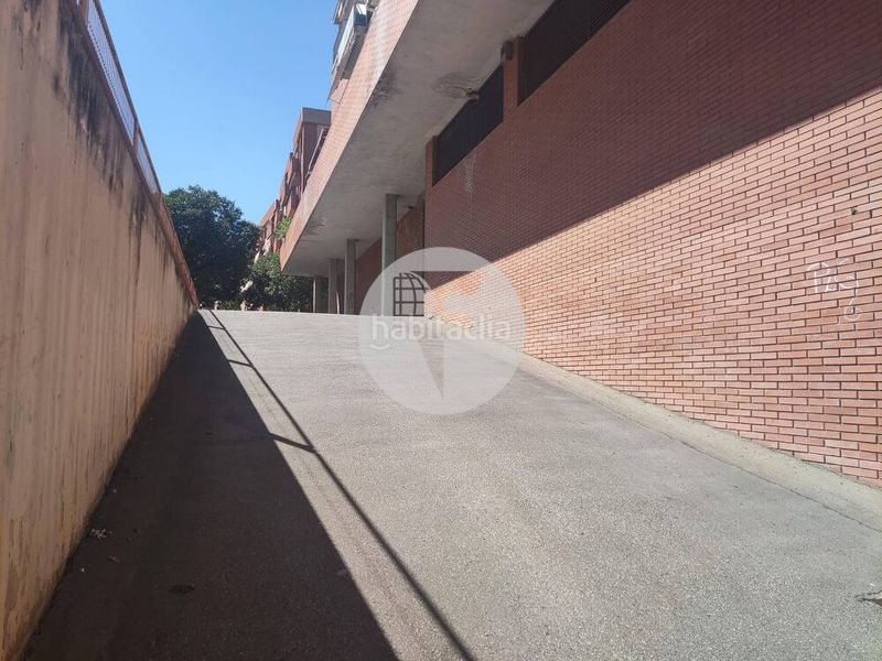 Foto 7fb9213c-621e-437d-aa3a-a0ade68b9b6d. Aparcament cotxe a Riera Seca Mollet del Vallès