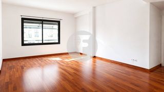 Duplex in Provençals del Poblenou. Dúplex en venta con parking y trastero incluidos  inmueble alqui
