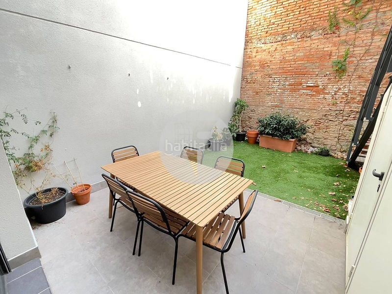 Foto dacb8273-e749-4cf2-b840-51ae2e6d16a4. Casa aparellada a Ca n'Aurell Terrassa