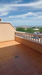 Rent Flat in Residencial Triana - Barrio Alto. Piso sin muebles en las gabias para vivienda habitual