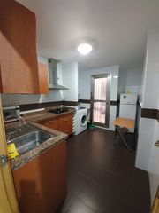 Miete Etagenwohnung  Calle enrique granados. Se alquila piso para vivienda habitual