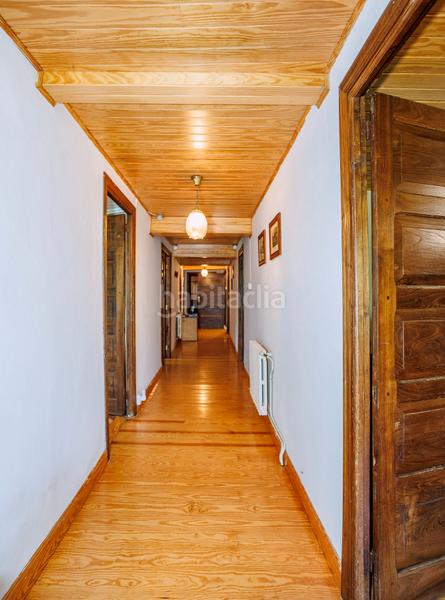 Foto 190445ce-b96f-4dc4-916e-3582c0ce95df. Mas dans Curtis