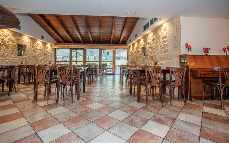 Foto d855bfea-b7e4-40f0-8431-f9637d43099f. Locale commerciale in Valadouro (O)