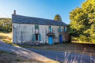 Masia a Somozas (As). Interesante casa económica en buen estado